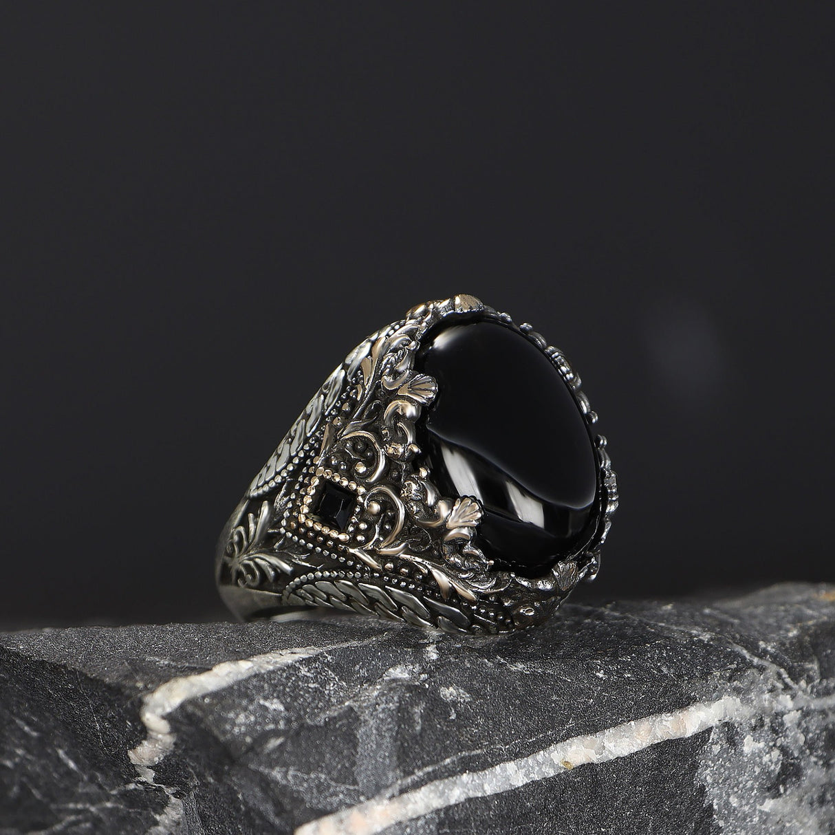 Tesbihevim | Men's Silver Ring with Onyx Stone - TryAladdin