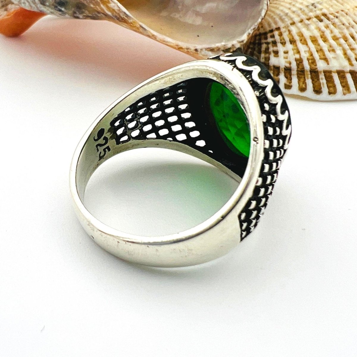 Green Emerald Oval Stone Men's Ring - TryAladdin