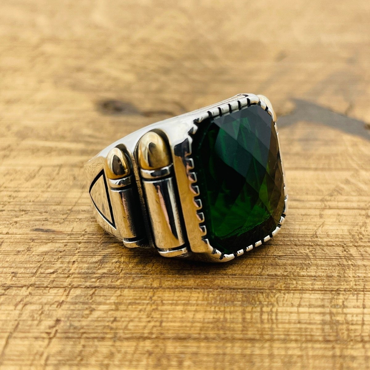 Green Emerald Square Stone Men's Silver Ring - TryAladdin