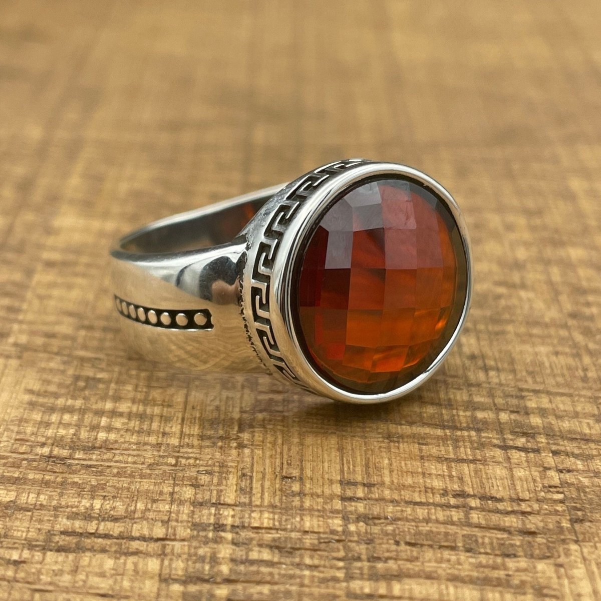 Handmade Minimalist Oval Red Zircon Silver Ring - TryAladdin