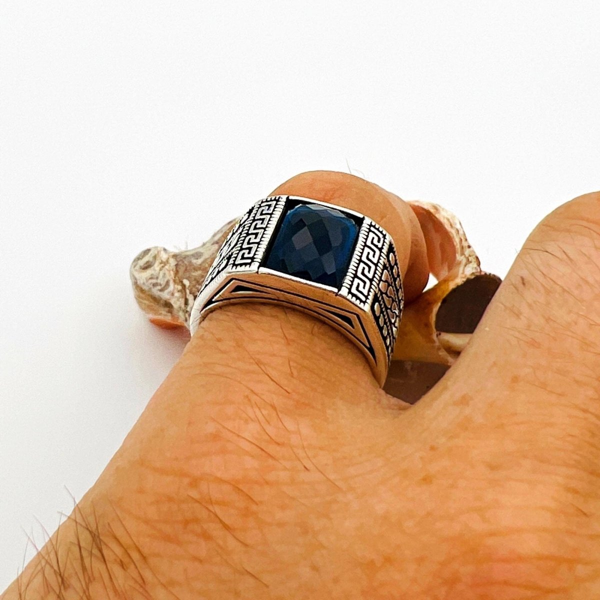 Men's Blue Sapphire Gemstone Ring - TryAladdin