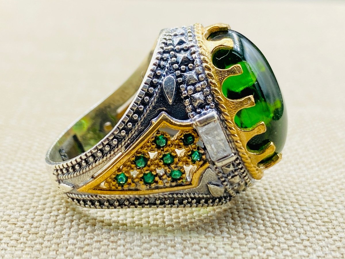 Men's Emerald Stone Green 925 Sterling Silver Ring - TryAladdin