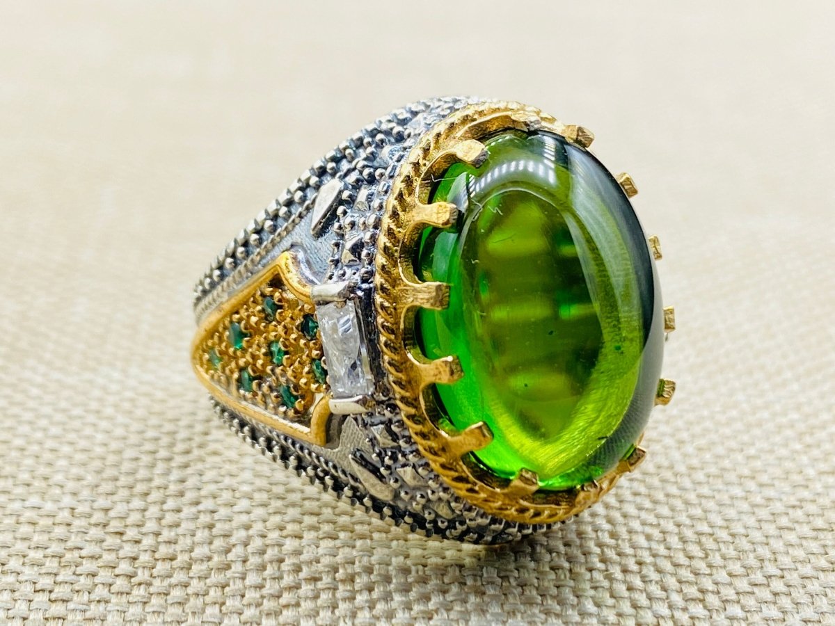 Men's Emerald Stone Green 925 Sterling Silver Ring - TryAladdin