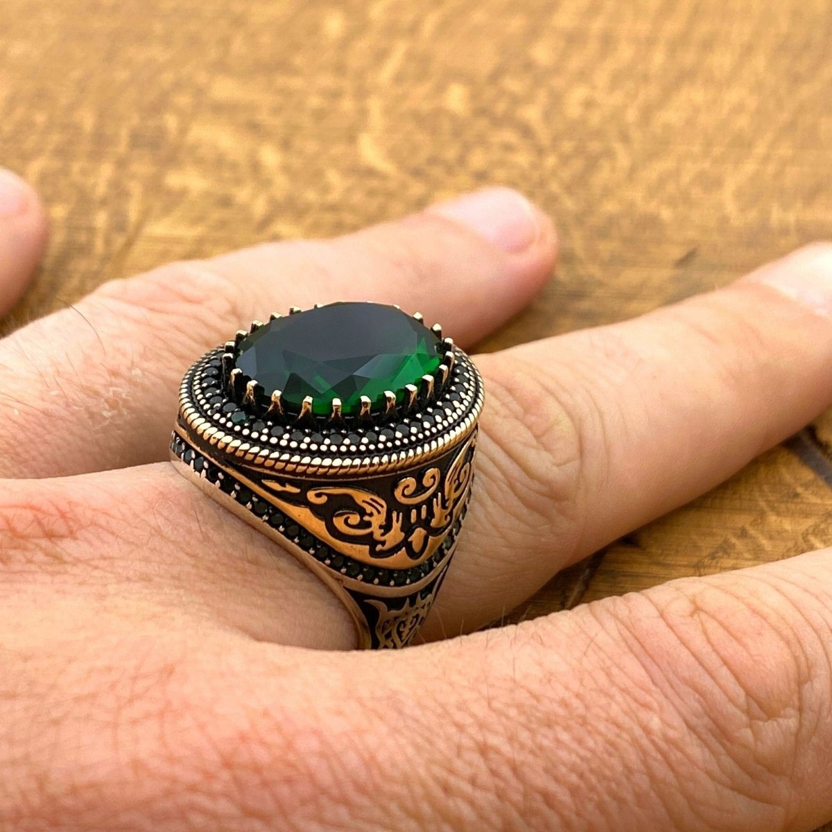 Men's Green Emerald Stone Handmade Silver Ring - TryAladdin