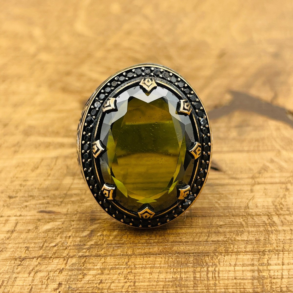 Men's Green Peridot Oval Ring - TryAladdin