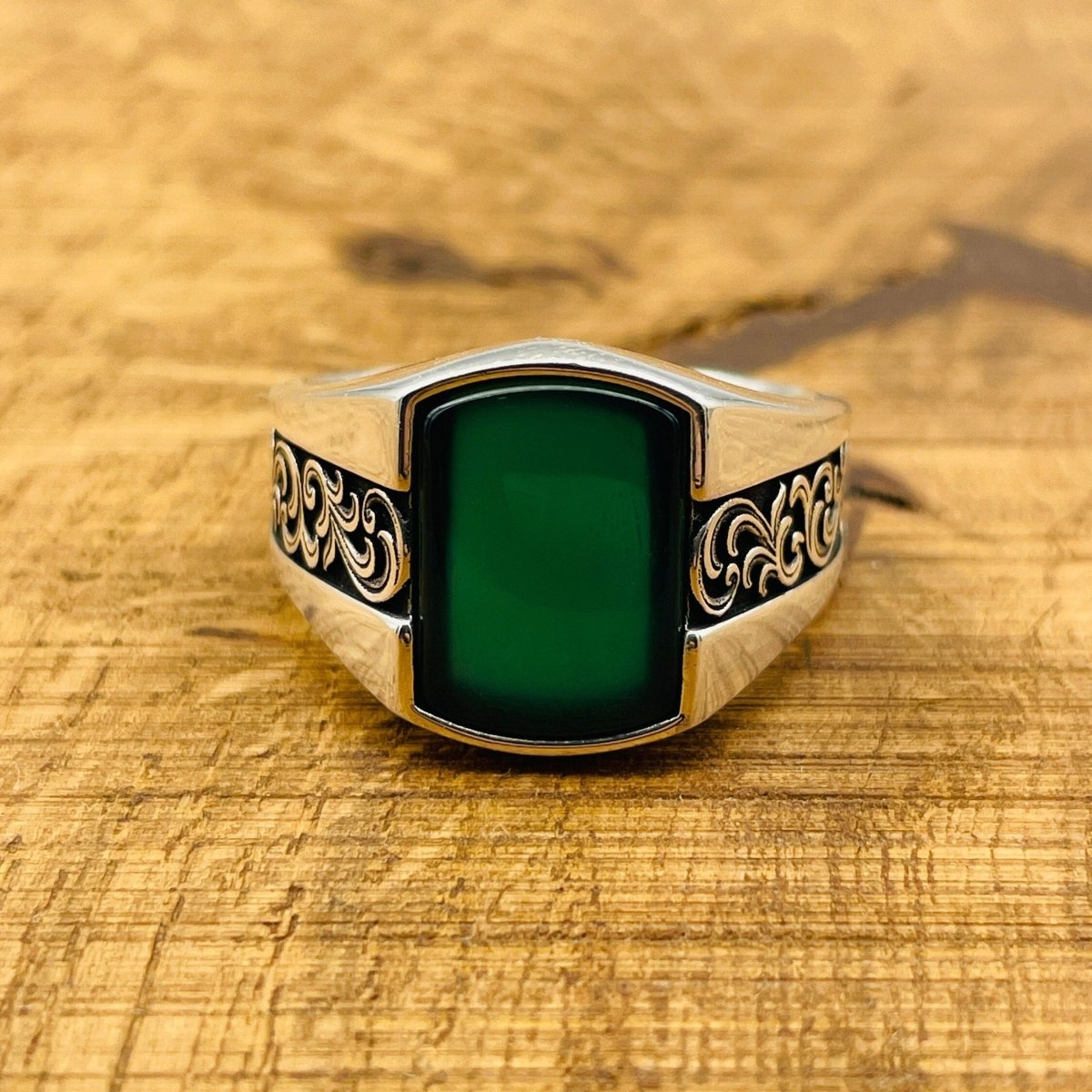 Men's Handmade Green Agate Silver Ring - TryAladdin