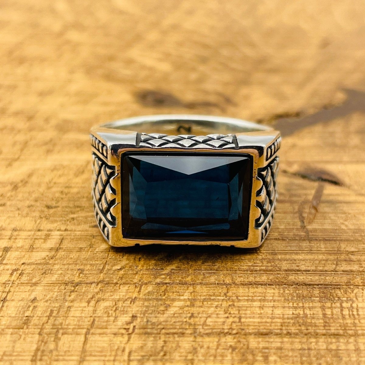 Men's Rectangle Dark Blue Sapphire Stone Ring - TryAladdin