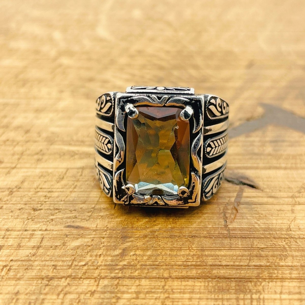 Multi - Color Zultanite Stone Men's Ring - TryAladdin