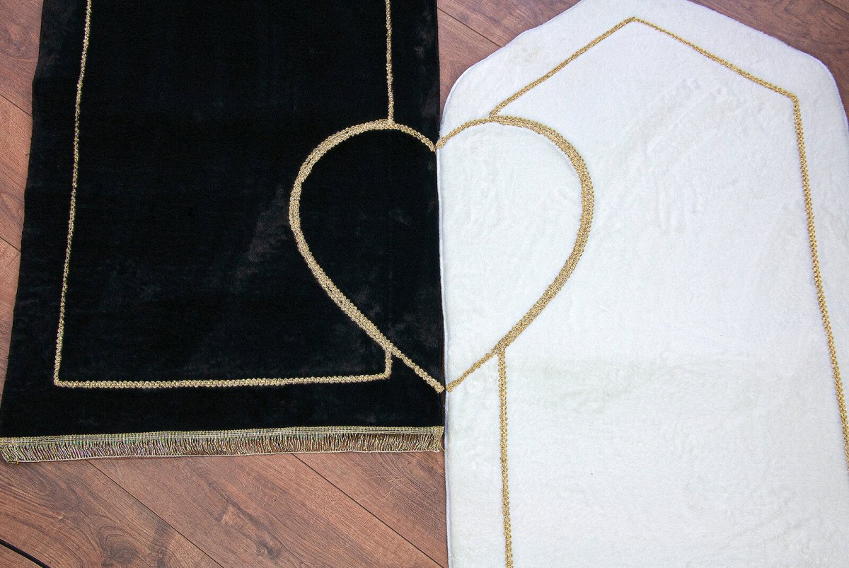 Special for Couples Furry Sponge Soft Textured Heart Plush Prayer Rug Set Black Cream - TryAladdin