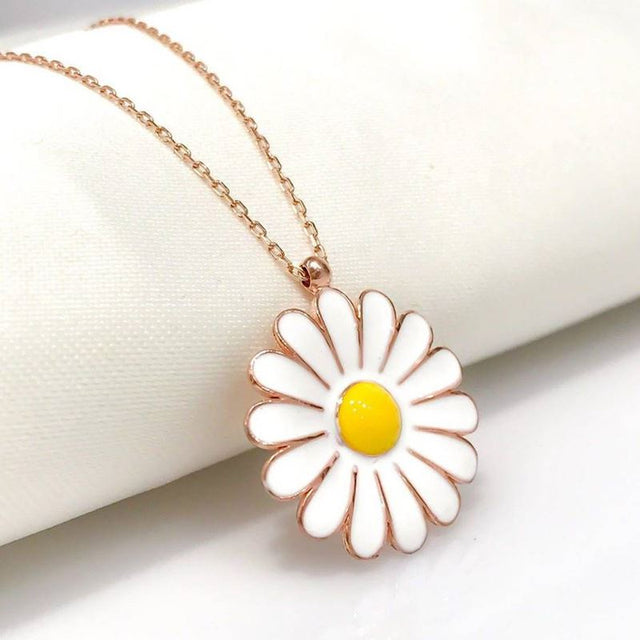 Taki | Silver Daisy Necklace Large Size - TryAladdin