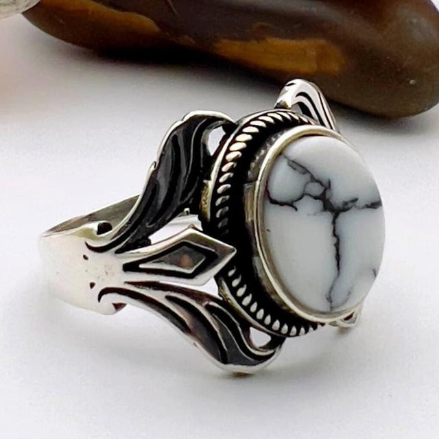 Unisex Unique Silver Ring with White Turquoise - TryAladdin