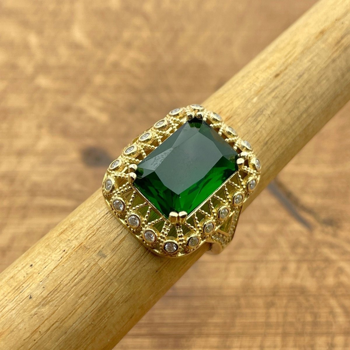 Women's Emerald Silver Ring - TryAladdin