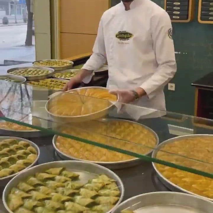 Celebiogullari | Antep Carrot Slice Baklava with Pistachio